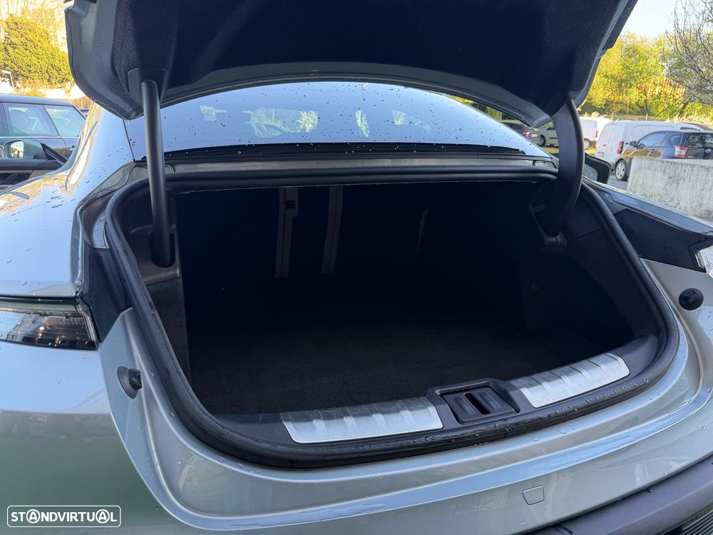 Porsche Taycan Turbo - 16