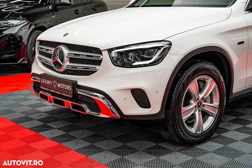 Mercedes-Benz GLC 300 e 4Matic 9G-TRONIC - 12