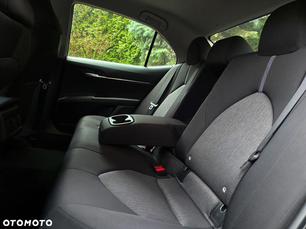 Toyota Camry 2.5 Hybrid Comfort CVT - 30