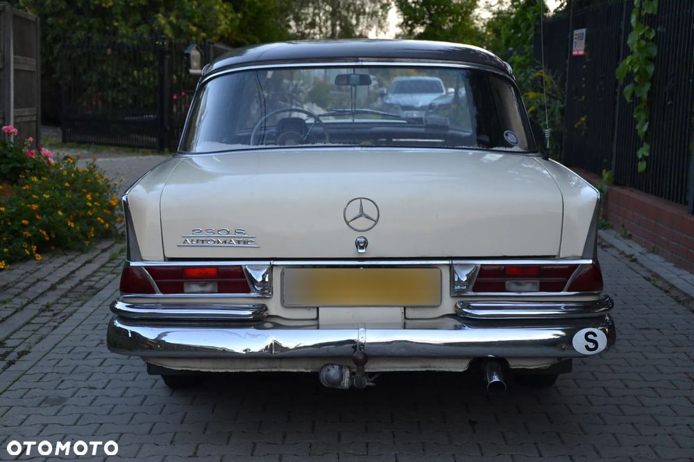 Mercedes-Benz W111 - 6