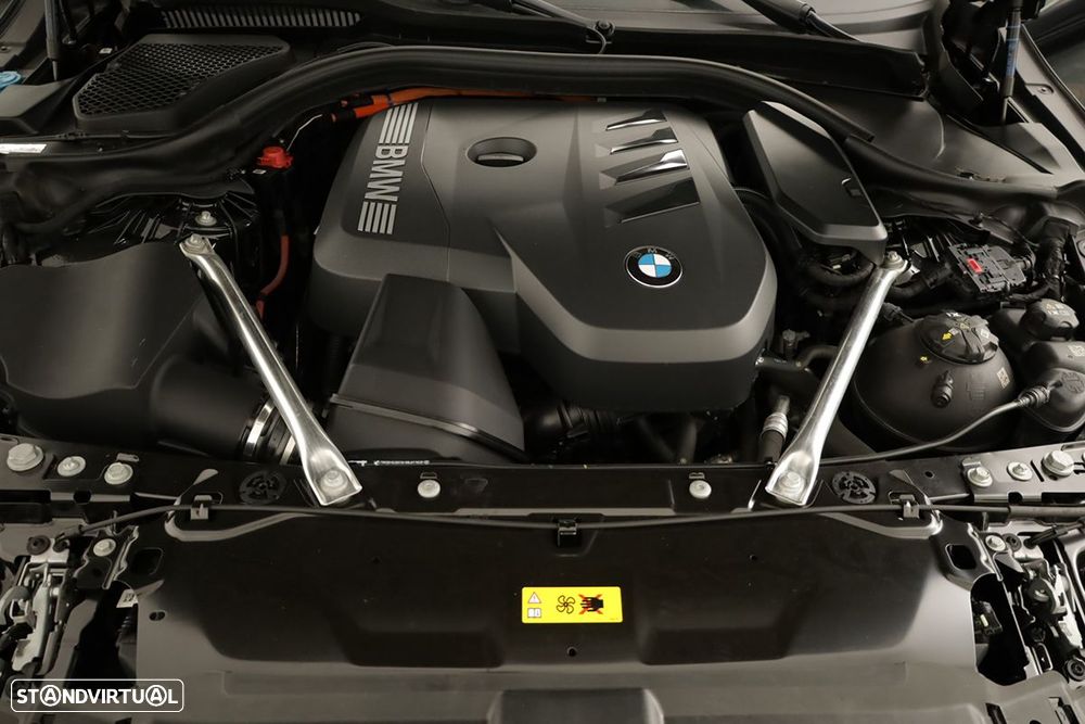 BMW 530 e - 28