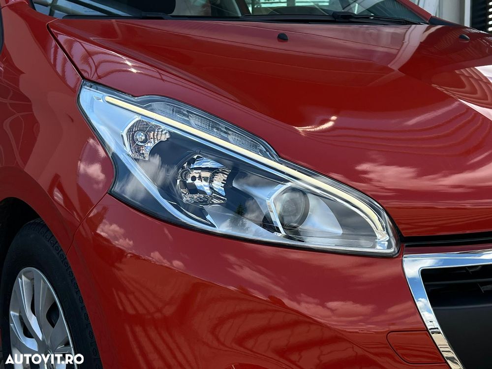 Peugeot 208 1.2 L PureTech Allure - 11
