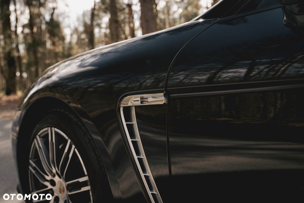 Porsche Panamera 4S - 32