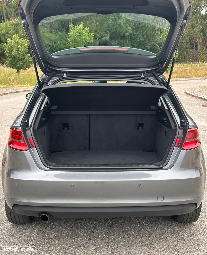 Audi A3 1.6 TDI Advance Ultra - 19