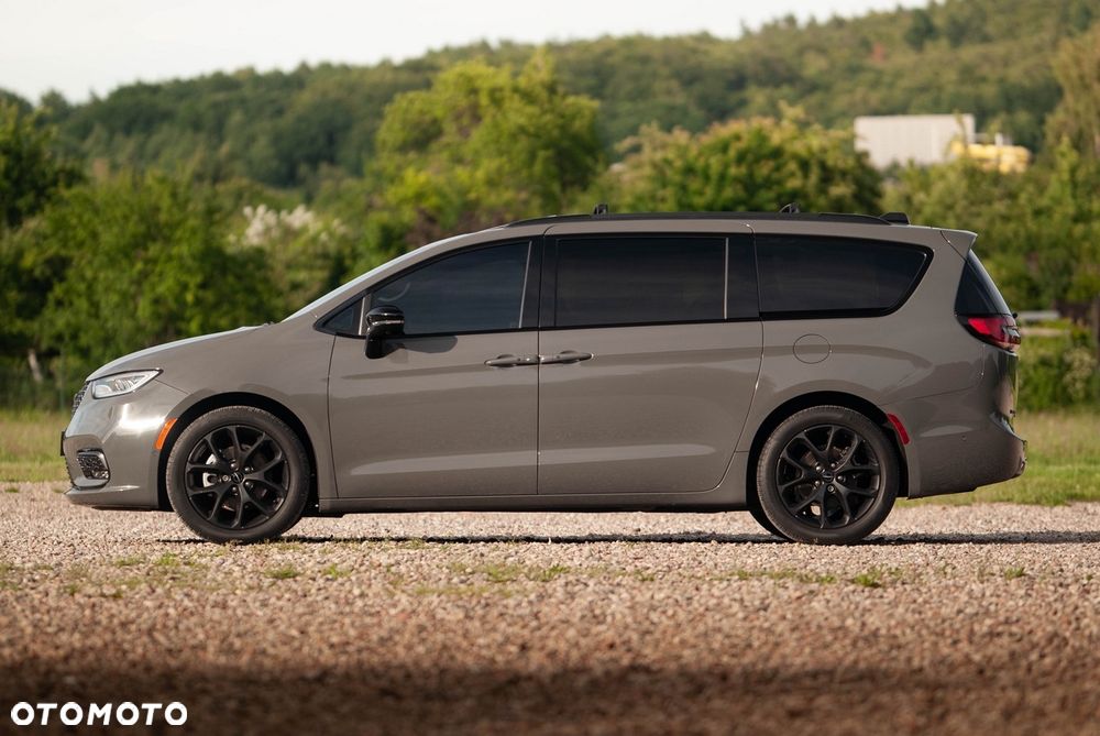 Chrysler Pacifica - 15