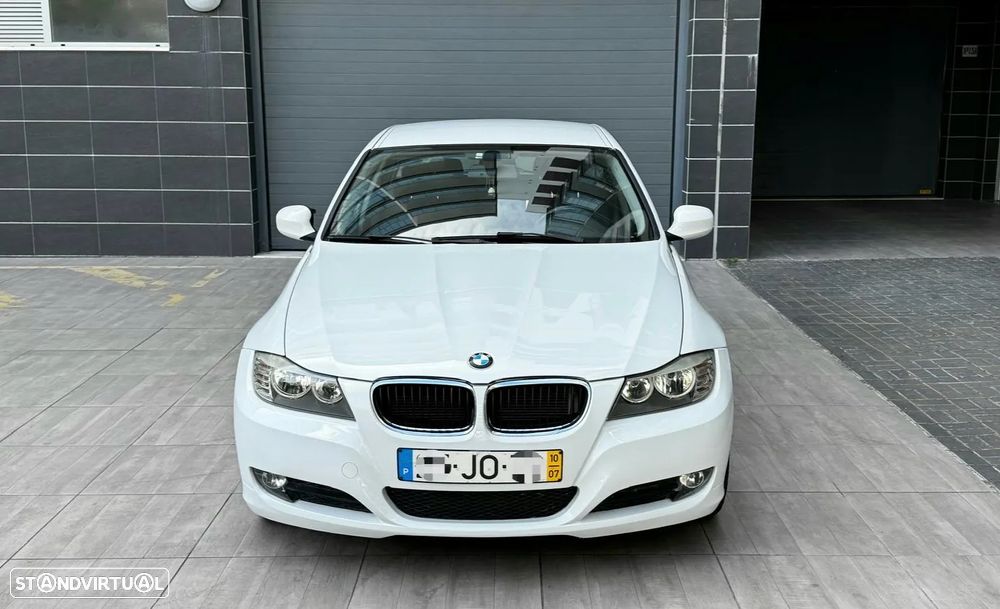 BMW 318 d LifeStyle - 4