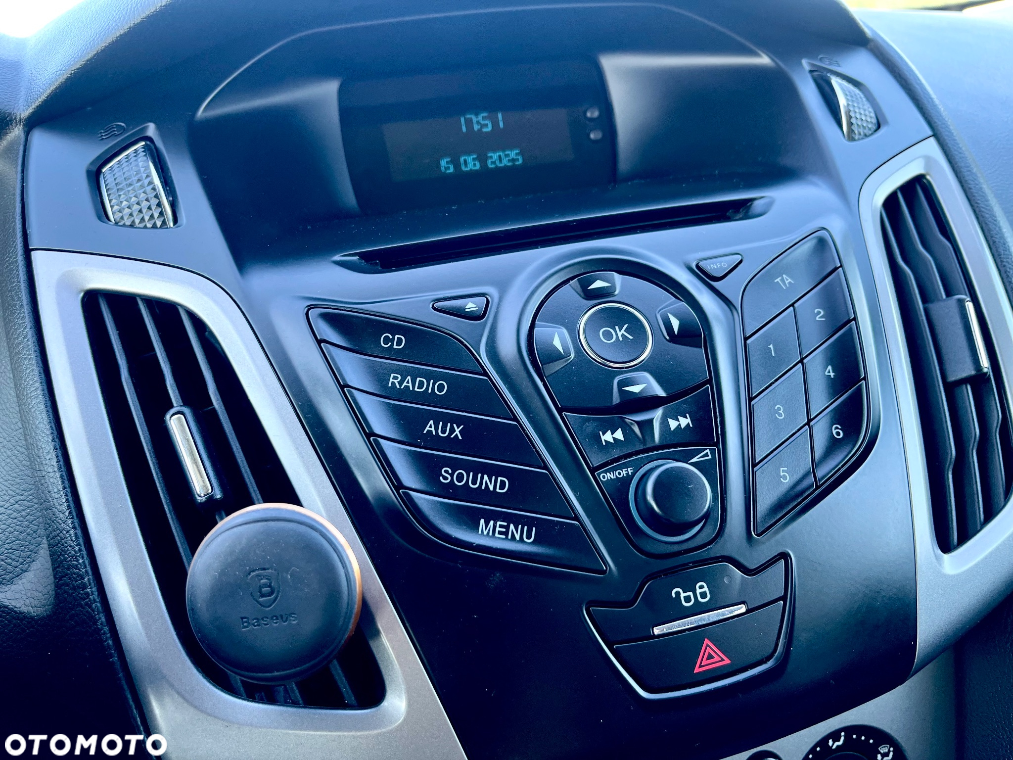 Ford Focus Turnier 1.0 EcoBoost Hybrid TREND - 9