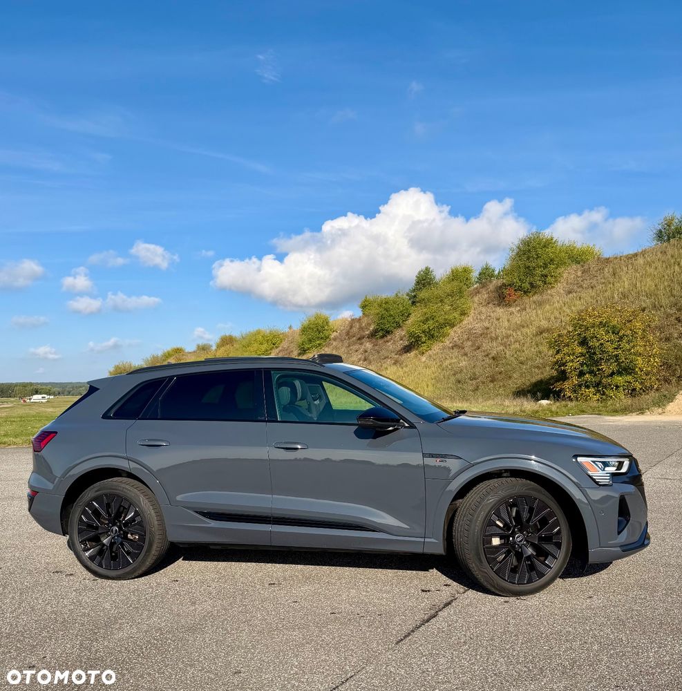 Audi Q8 e-tron 50 quattro S line - 4