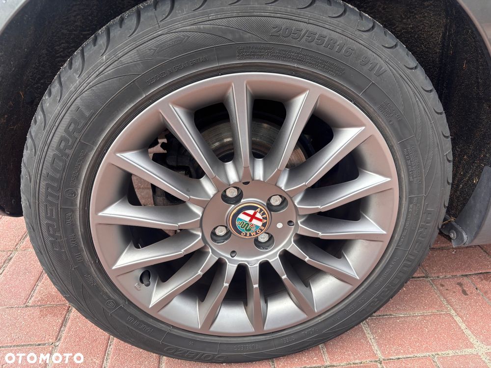 Lancia Delta 1.6 MJ Argento - 8