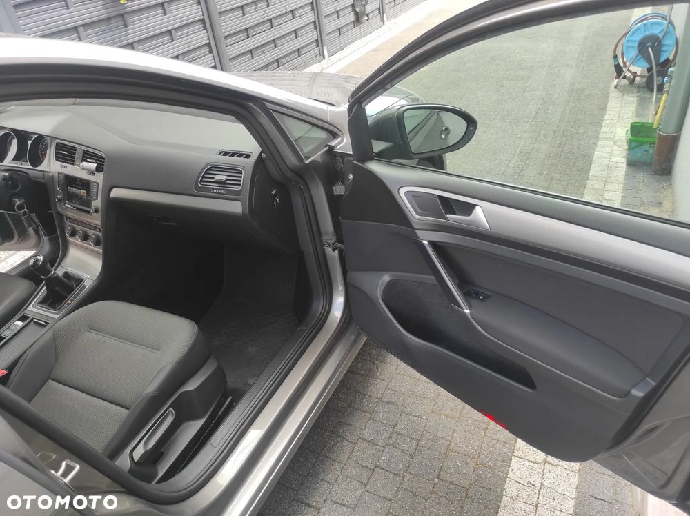 Volkswagen Golf 1.6 TDI BMT Comfortline - 22