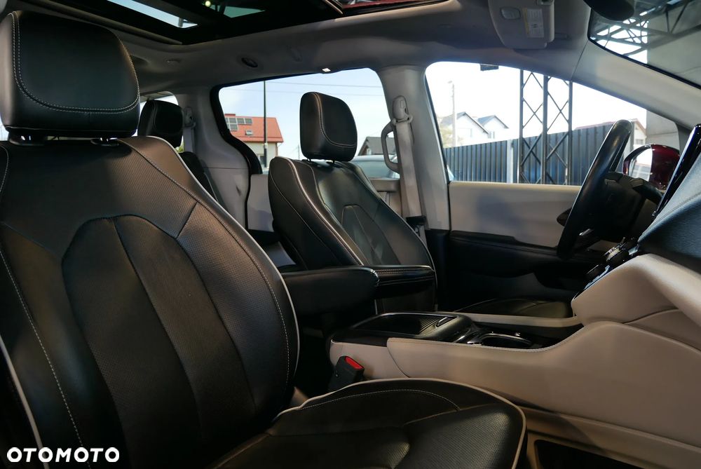 Chrysler Pacifica - 11