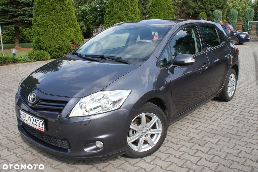 Toyota Auris - 1
