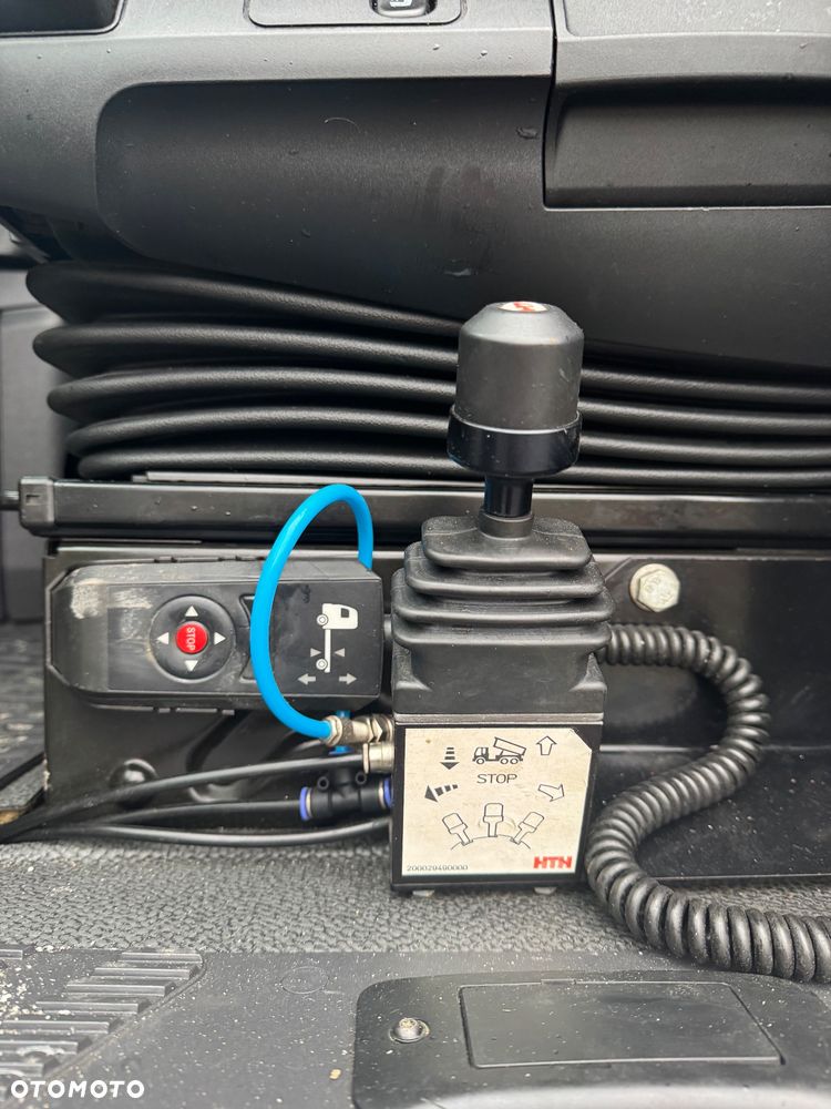 Mercedes-Benz 1845 opony 80% stan bardzo dobry - 17