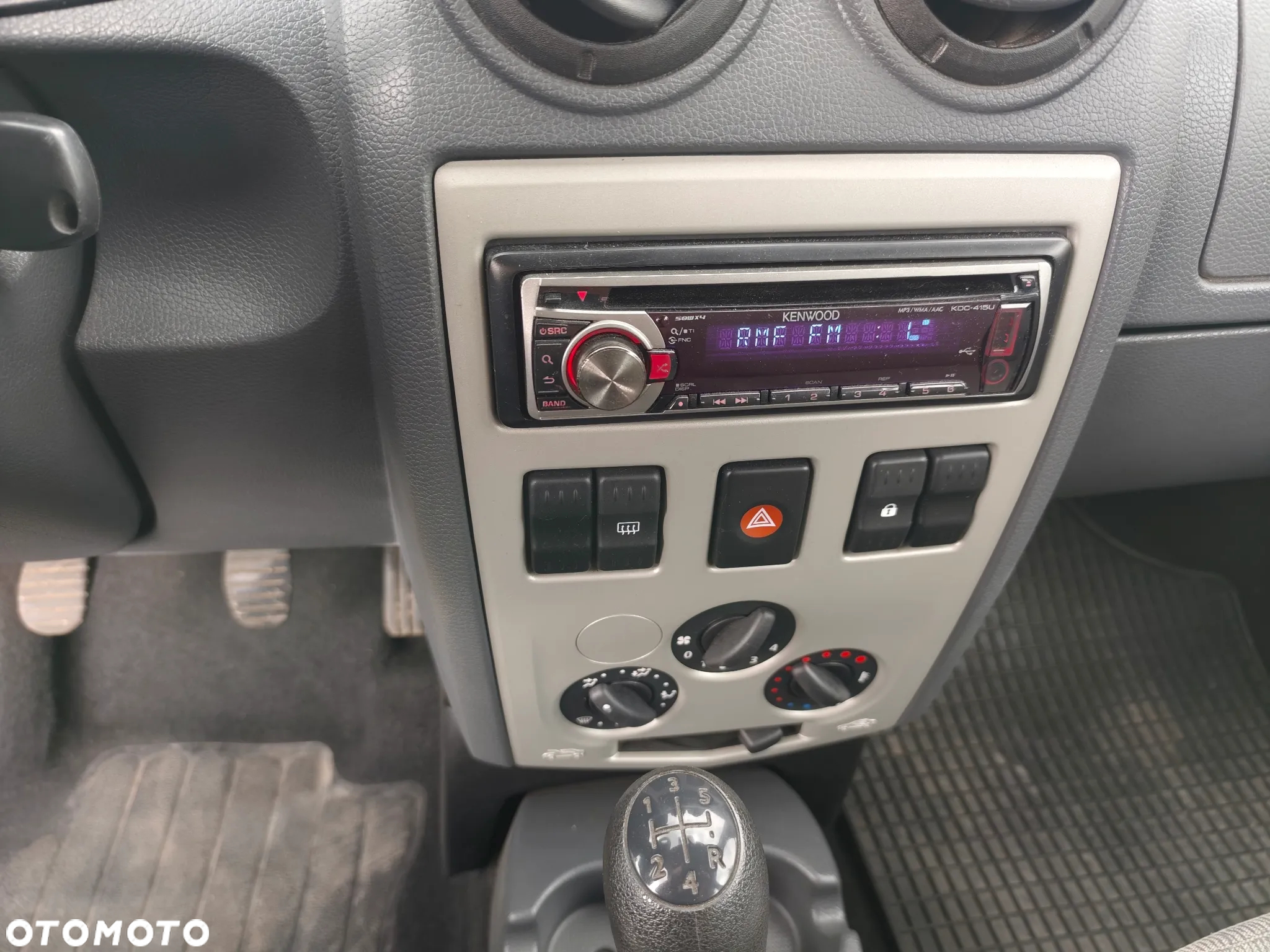 Dacia Logan MCV 1.6 Ambiance - 21