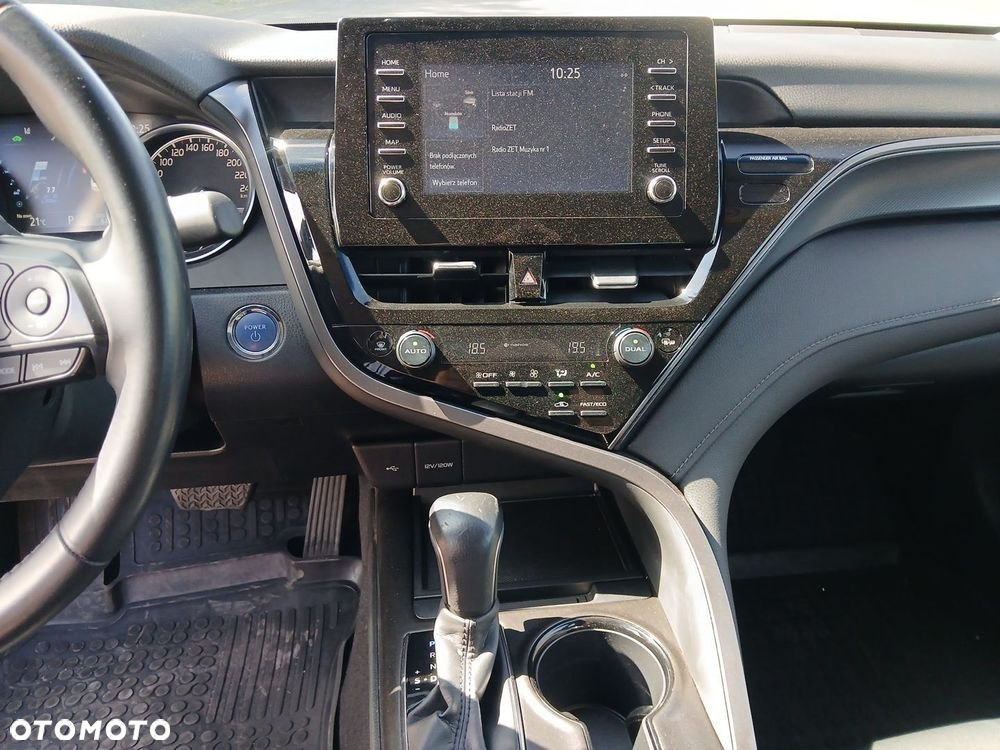 Toyota Camry 2.5 Hybrid Comfort CVT - 28