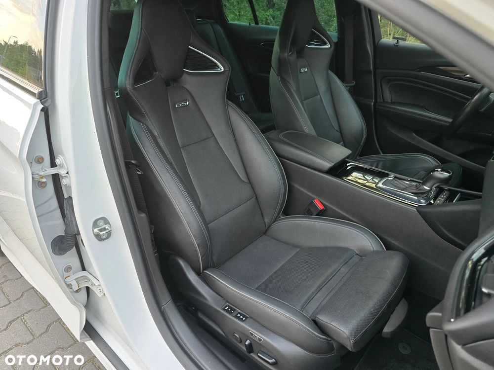 Opel Insignia 2.0 T 4x4 GSi S&S - 25