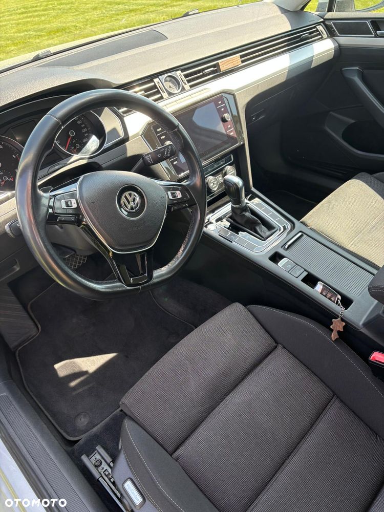 Volkswagen Passat 2.0 TDI SCR Comfortline DSG - 4