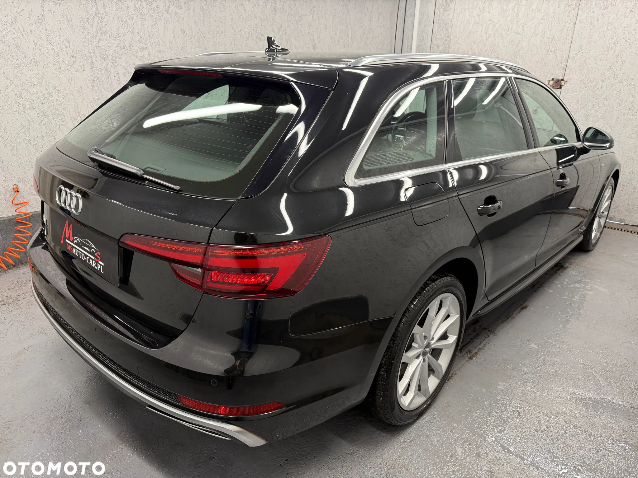 Audi A4 Avant 40 TDI S tronic S line - 16
