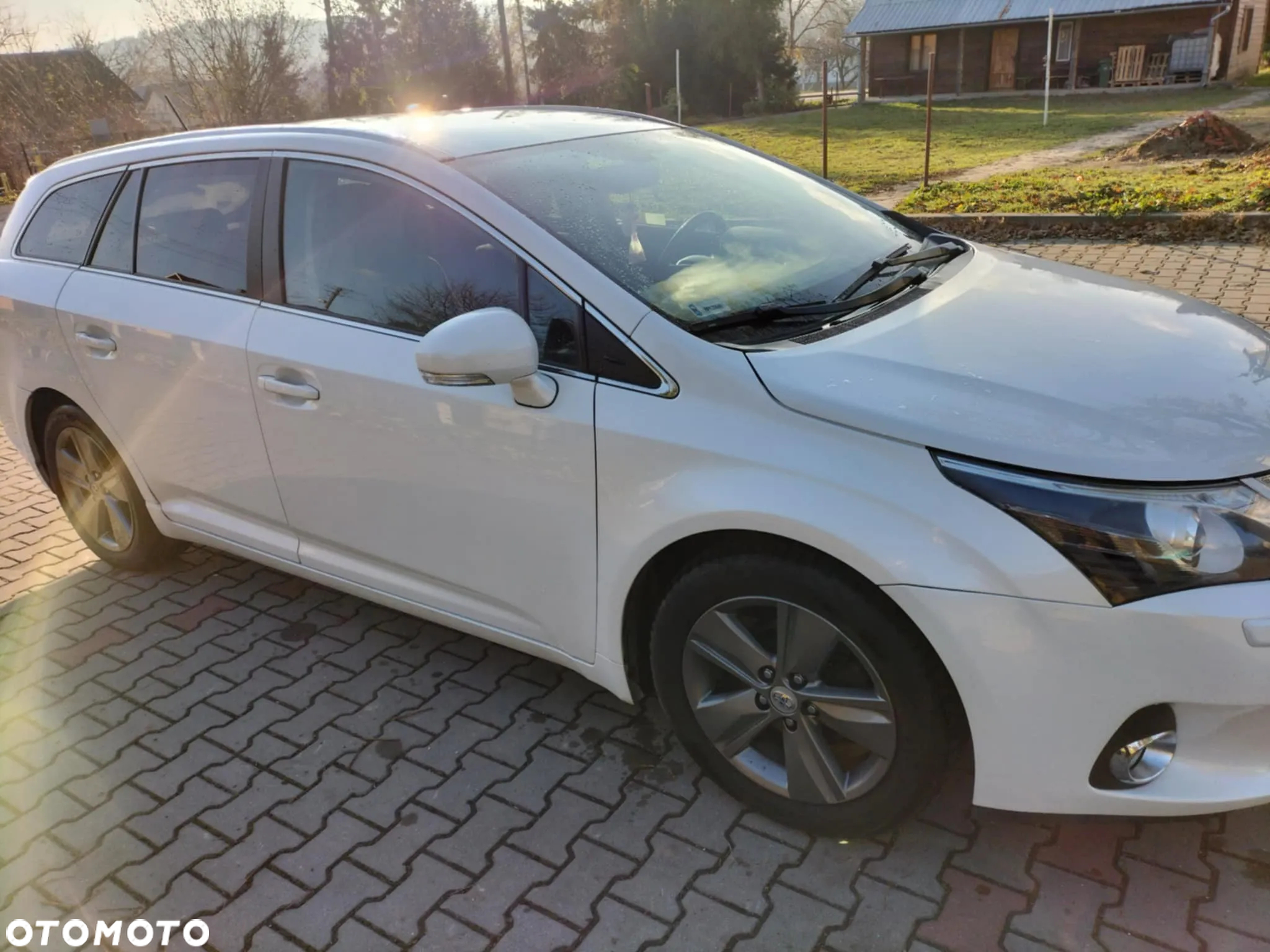 Toyota Avensis 2.0 D-4D Premium - 7