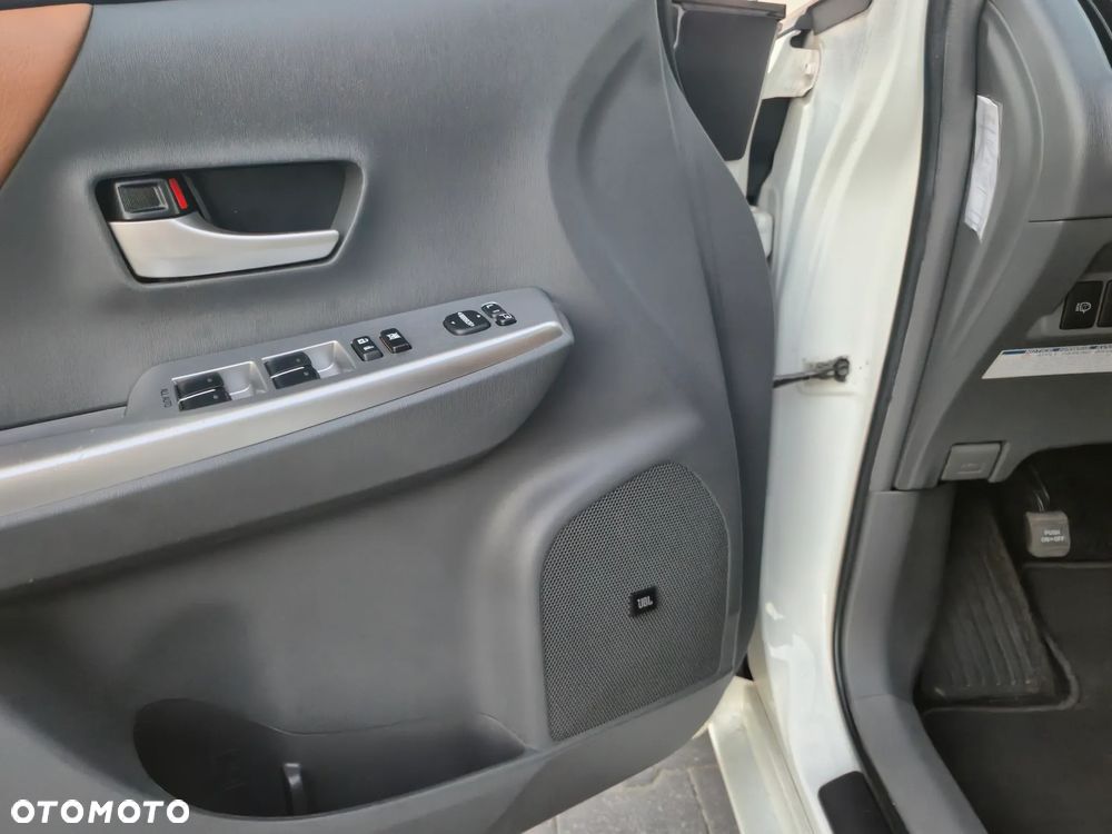 Toyota Prius+ - 34
