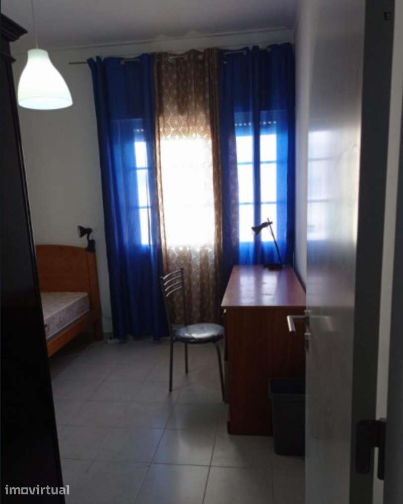 Quarto - localizado em Lisbon - Grande imagem: 3/9