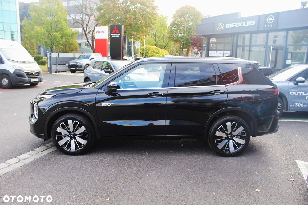 Mitsubishi Outlander - 4