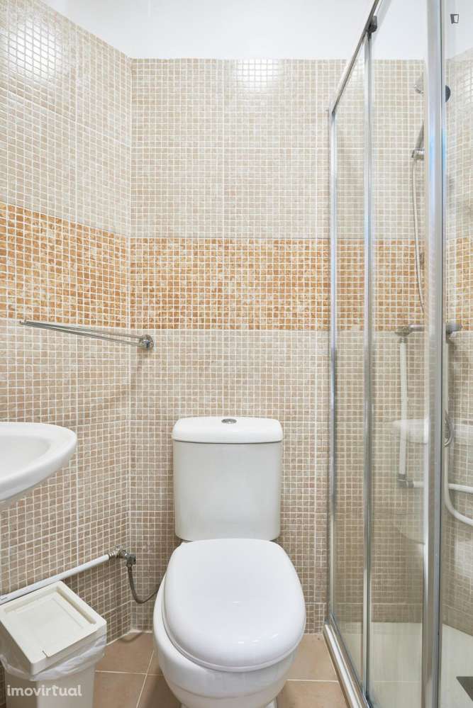 Quarto - localizado em Entrecampos Lisbon - Grande imagem: 3/39