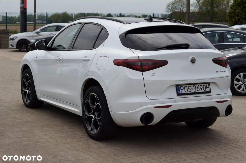 Alfa Romeo Stelvio 2.0 Turbo 16V AT8-Q4 Ti - 7