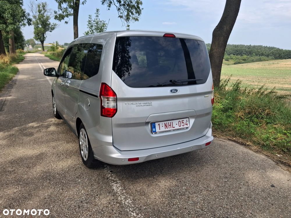 Ford Tourneo Courier 1.0 EcoBoost Ambiente - 4