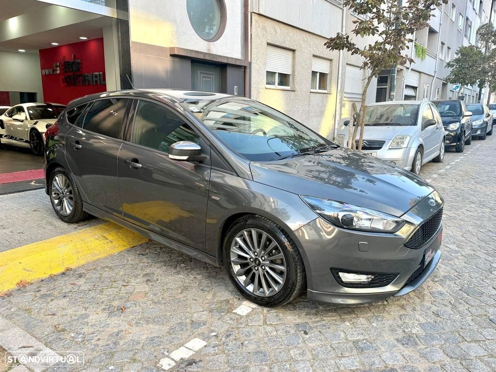 Ford Focus 1.5 TDCi EcoBlue ST-Line Aut. - 4