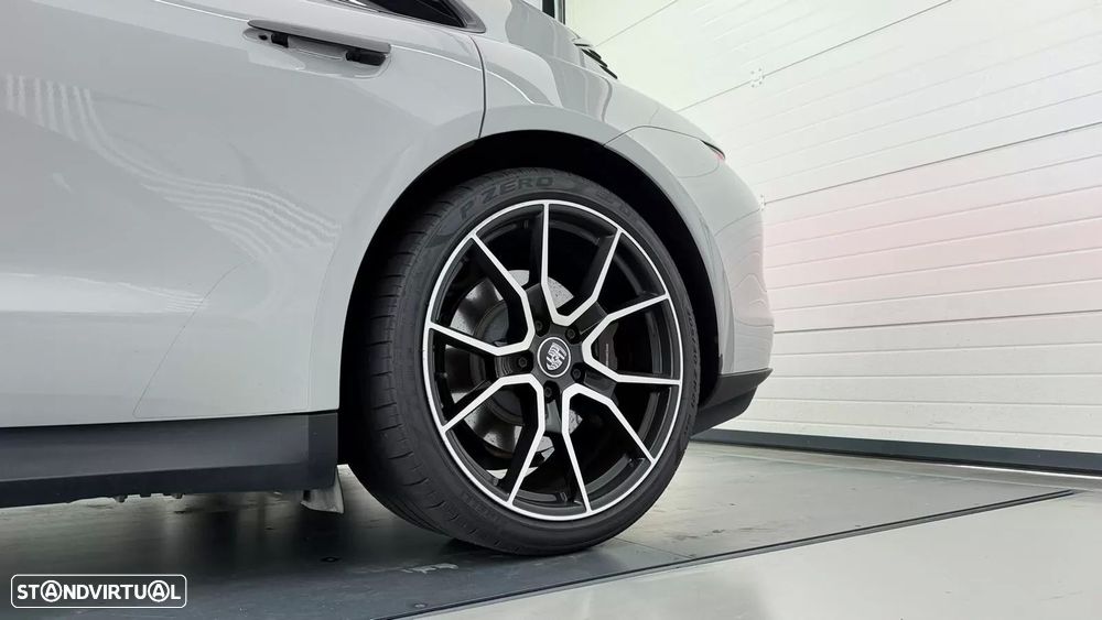 Porsche Taycan Sport Turismo Standard - 12
