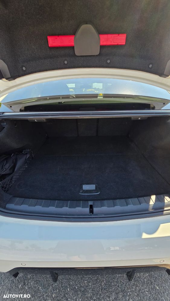 BMW Seria 3 330e xDrive Aut. M Sport - 12
