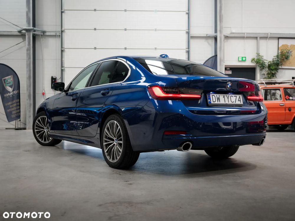 BMW Seria 3 320d xDrive mHEV - 6