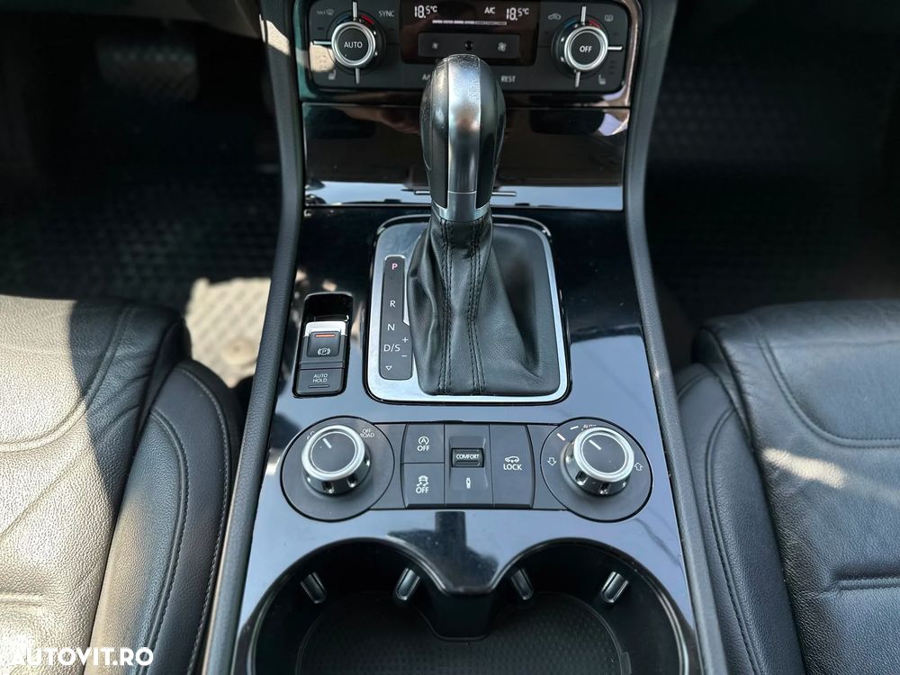Volkswagen Touareg 3.0 V6 TDI BMT - 9
