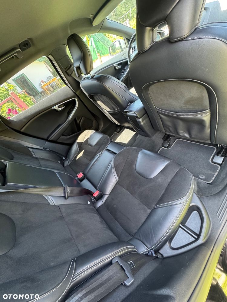 Volvo V40 D2 Drive-E R-Design Momentum - 10