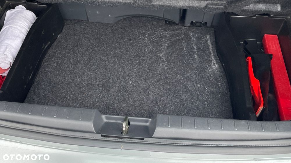 Toyota Yaris - 30