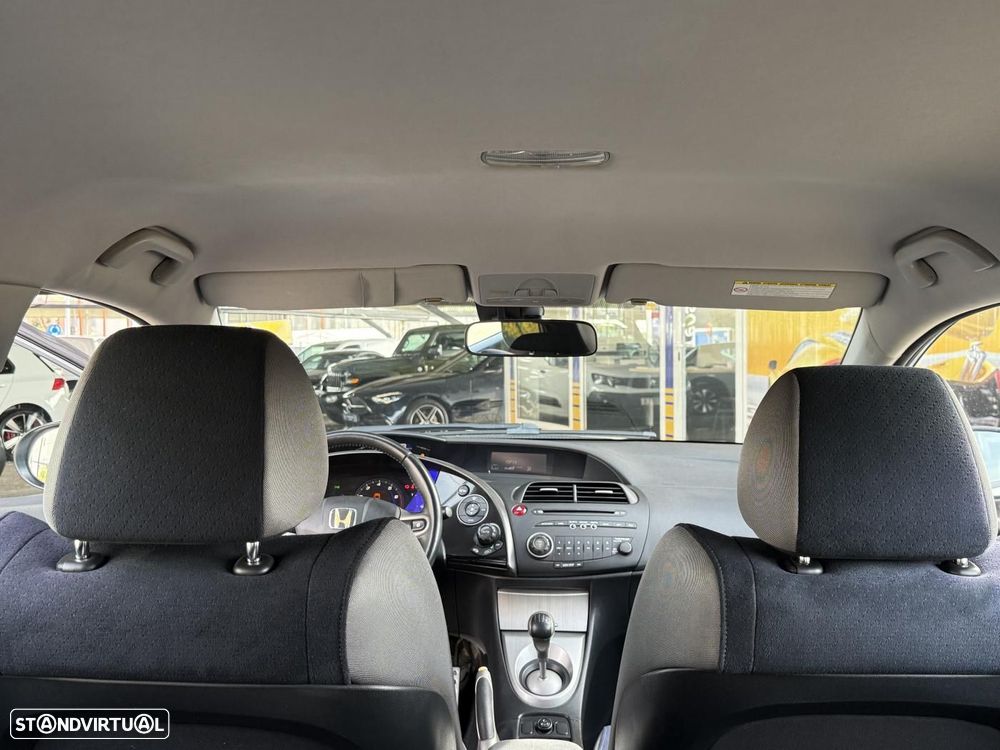 Honda Civic 1.4 Comfort - 29