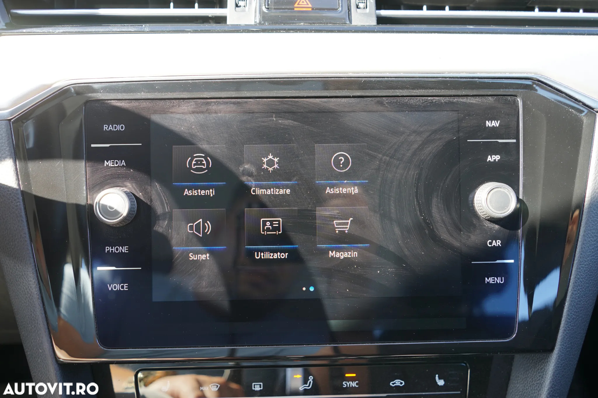 Volkswagen Passat Variant 2.0 TDI DSG 4Motion Highline - 18