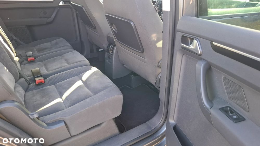 Volkswagen Touran 2.0 TDI DPF DSG Highline - 5