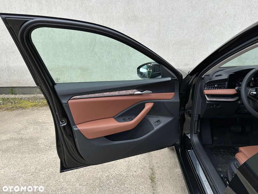 Skoda Superb 2.0 TDI SCR 4x4 L&K DSG - 13