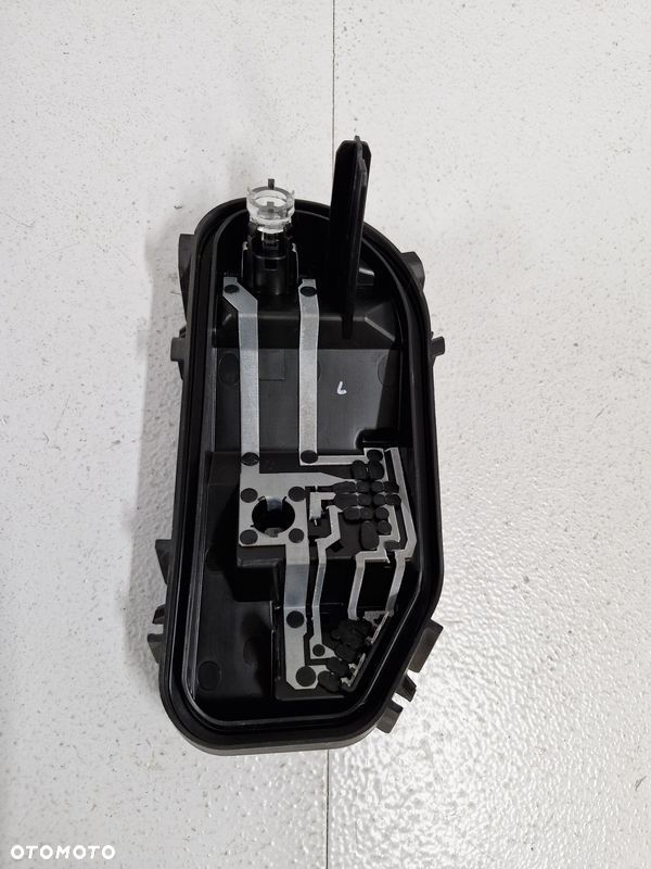 AUDI A6 C6 LIFT SEDAN WKŁAD LAMPY LEWY TYŁ TYLNY POD LED - 1