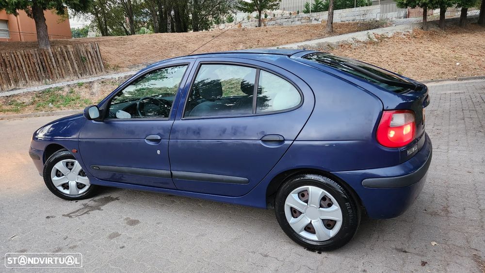 Renault Mégane 1.4 16V Authentic - 6