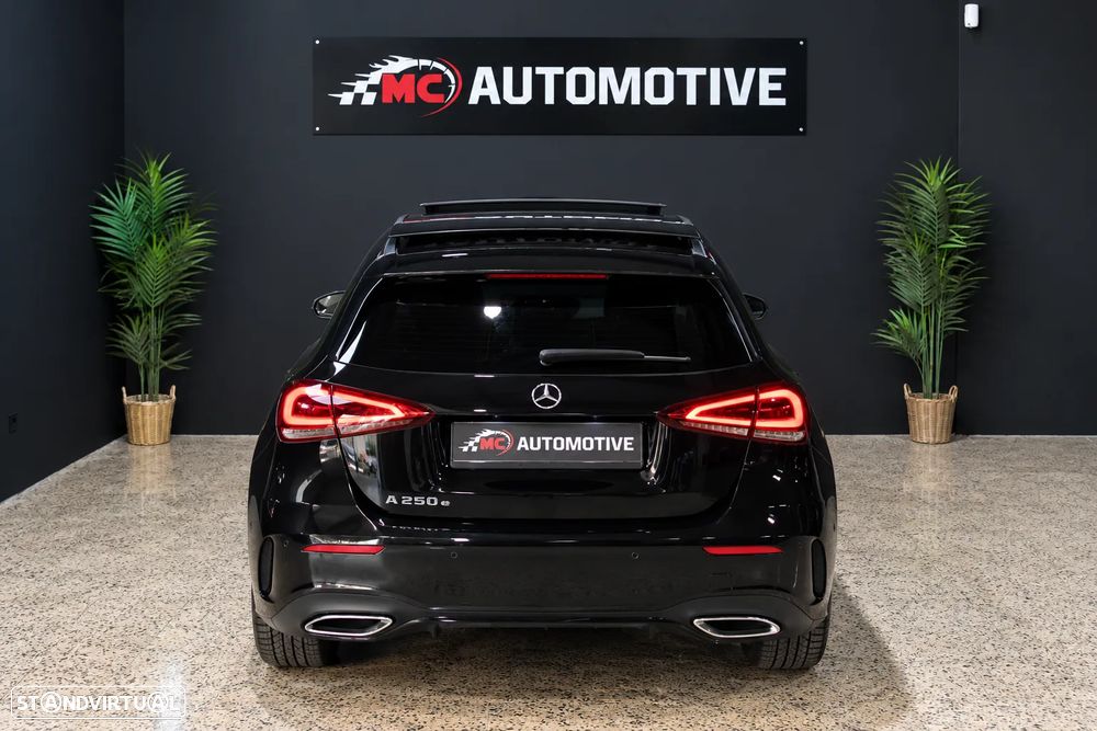 Mercedes-Benz A 250 e 8G-DCT AMG Line - 4