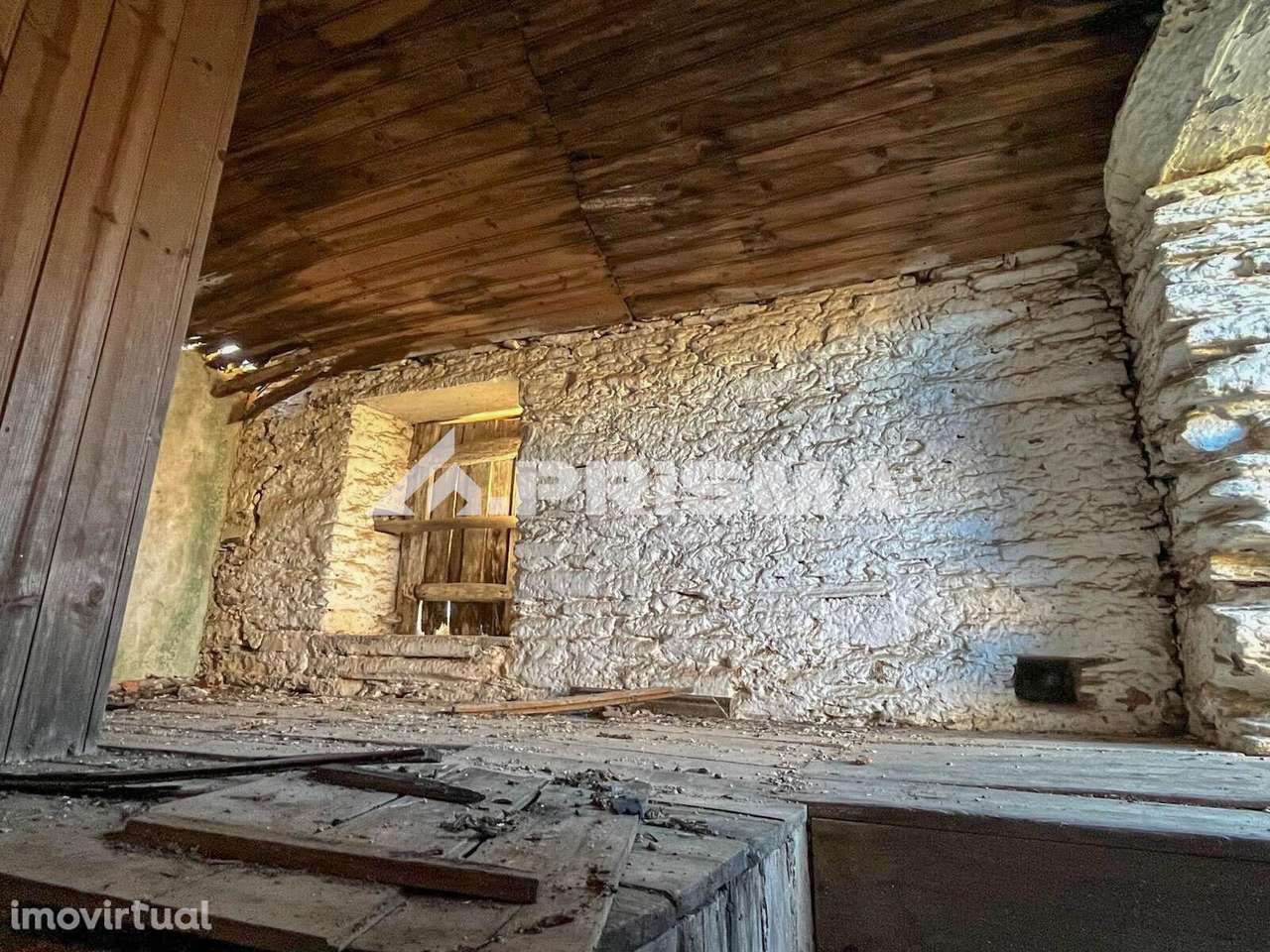 Moradia em Xisto para remodelar para venda em Rodeios, Vila Velha de R - Grande imagem: 3/17