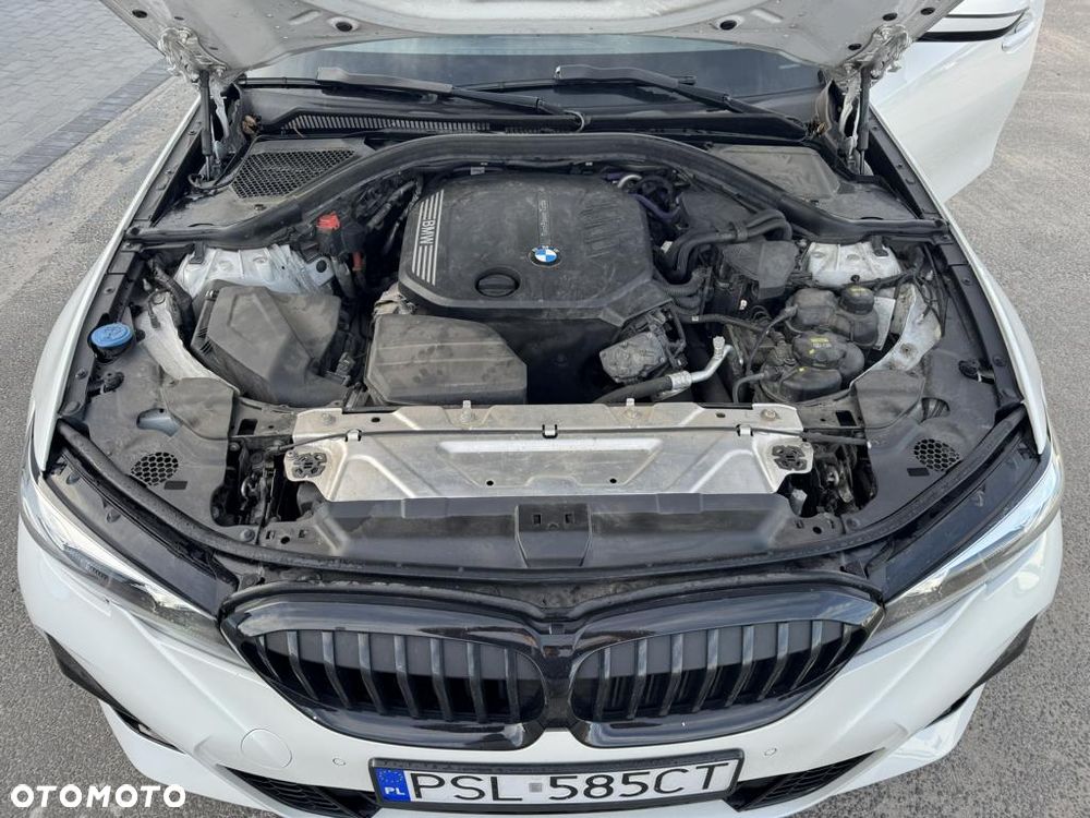BMW Seria 3 320d xDrive M Sport Shadow - 11