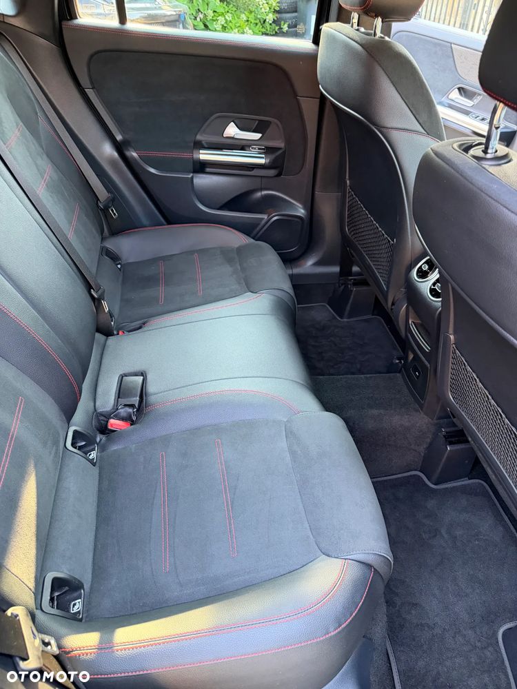 Mercedes-Benz GLA 200 AMG Line - 4