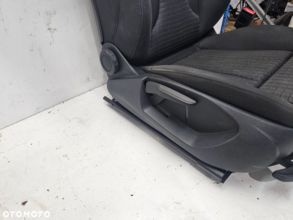 FOTEL STELAŻ PASAŻERA AUDI A3 8V SPORTBACK 5Q4881106D - 3
