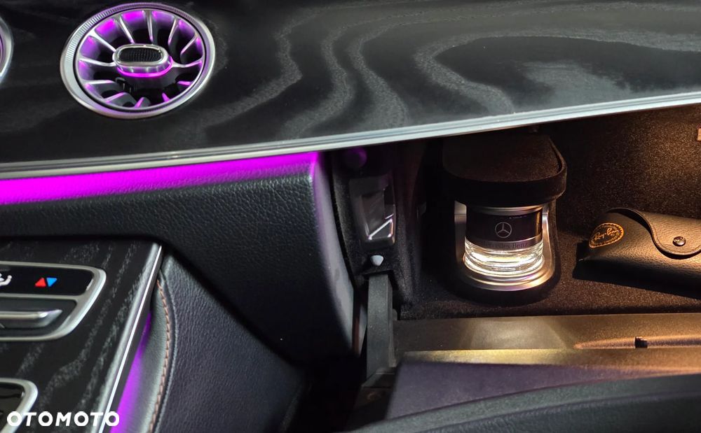 Mercedes-Benz CLS - 24