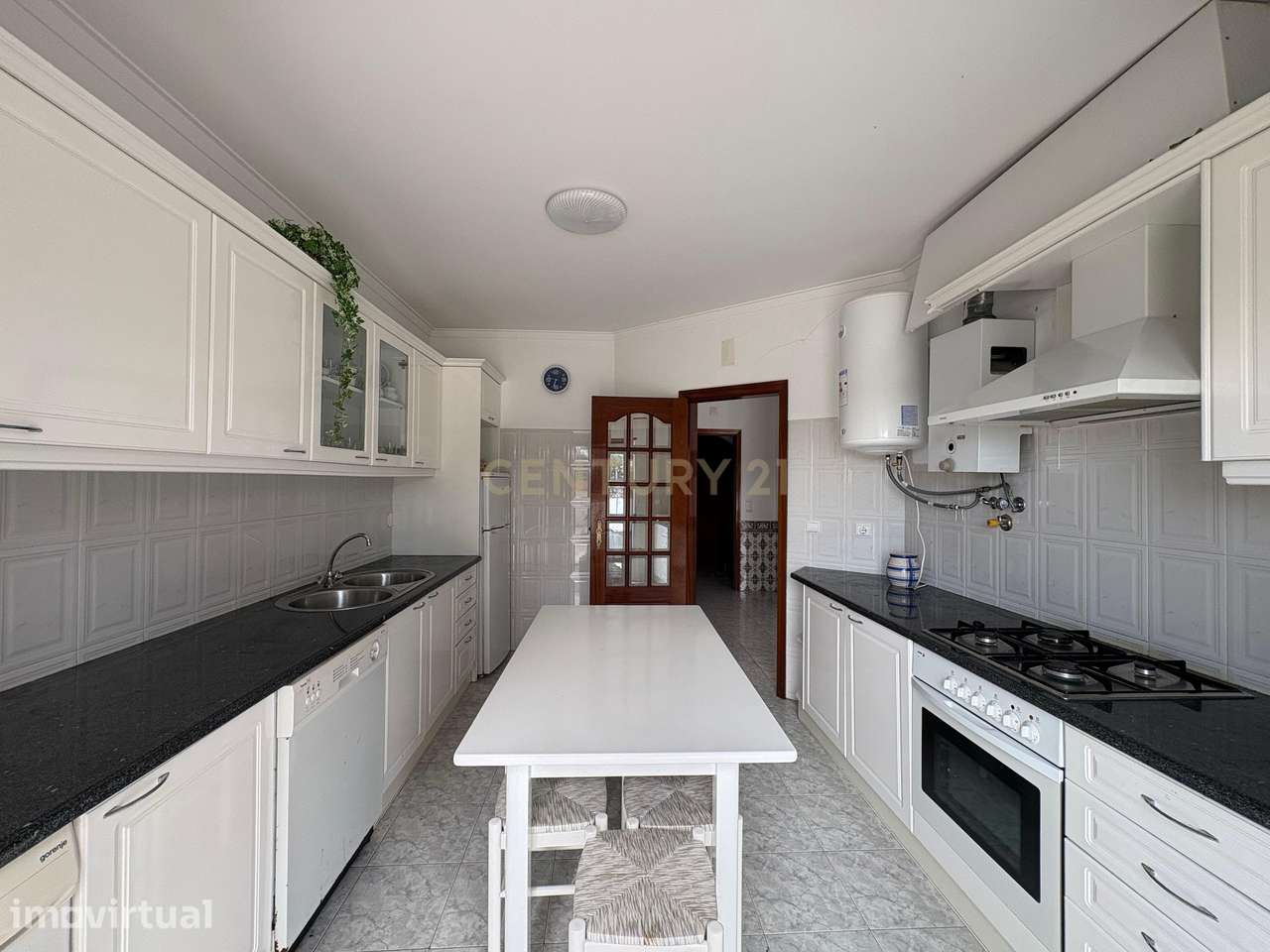 Apartamento T2 com terraço no centro de Santa Cruz - Grande imagem: 3/16