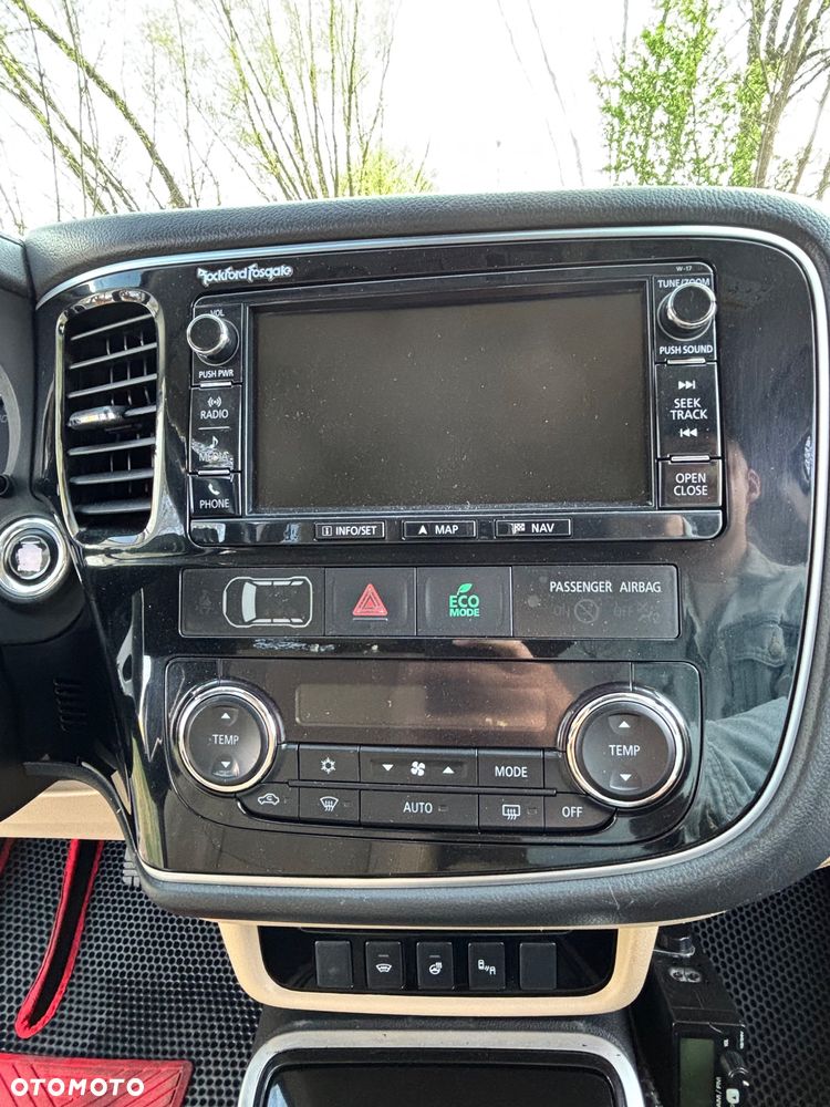 Mitsubishi Outlander 2.0 Instyle Navi 4WD CVT - 10